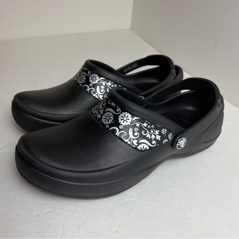 Crocs lock clogs shoes Mercy Works slip resistant size 8